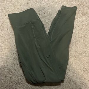 Women's Under Armour Green Leggings.